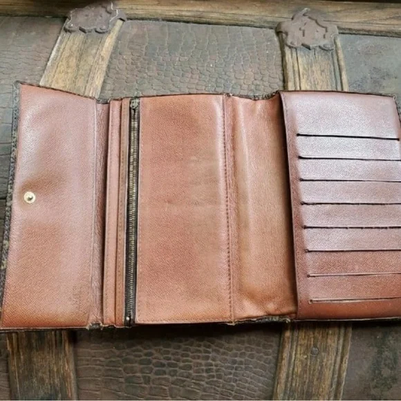 Louis Vuitton vintage Monogram Brown Wallet - Picture 2 of 9